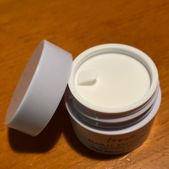 Fresh Floral Recovery Calming Face Mask 🌹 - Picture 5 of 16